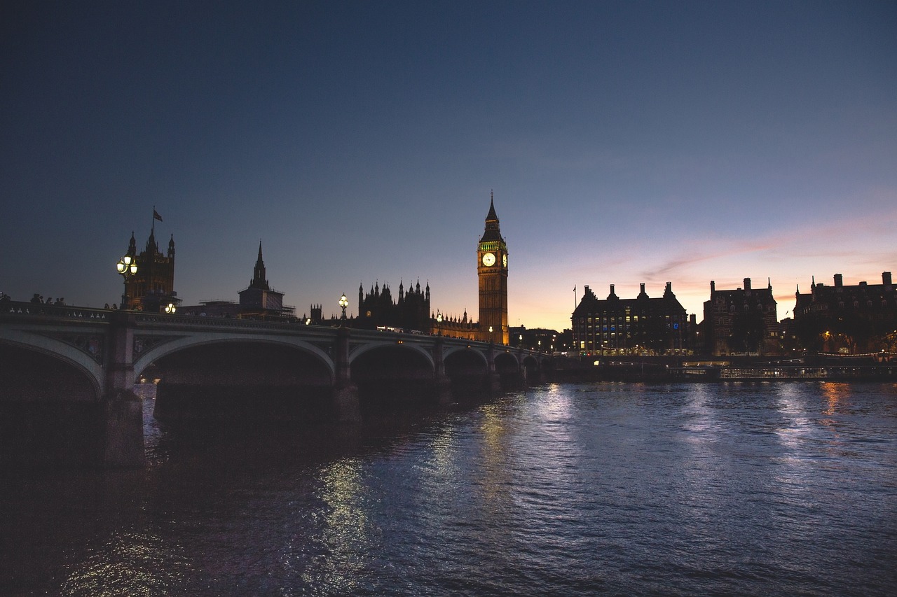 London skyline night blue